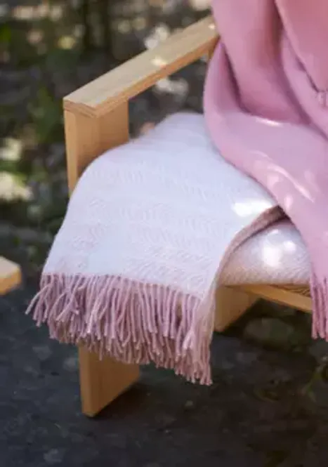 Hovedbilde Ullpledd Alm – Soft Pink 130 × 200, Klippan