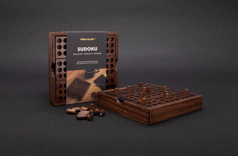 Iron & Glory Solitaire i treboks med glasskuler