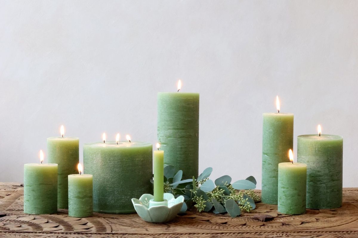 Macon kubbelys rustikk 90 timer – forrest green (H15 / Ø10 cm)